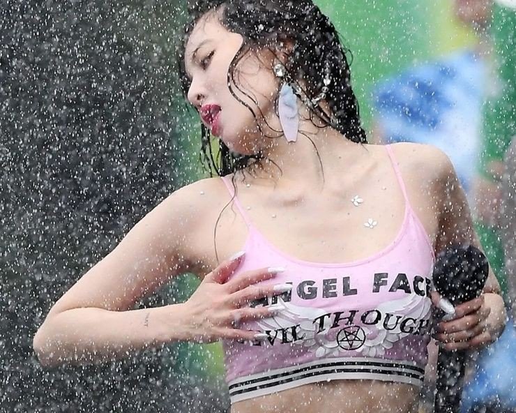 Lễ hội bom nước Nhật Bản nóng rực vì các tú nữ ăn vận gợi cảm, ướt át - 2
