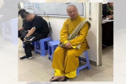 Tin tức trong ngày - UBND TP HCM yêu cầu làm rõ vụ "nhà sư vào quán nhậu"