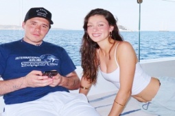 Thời trang - Con dâu tỷ phú của David Beckham mặc không phòng hộ, váy siêu ngắn đi muôn nơi