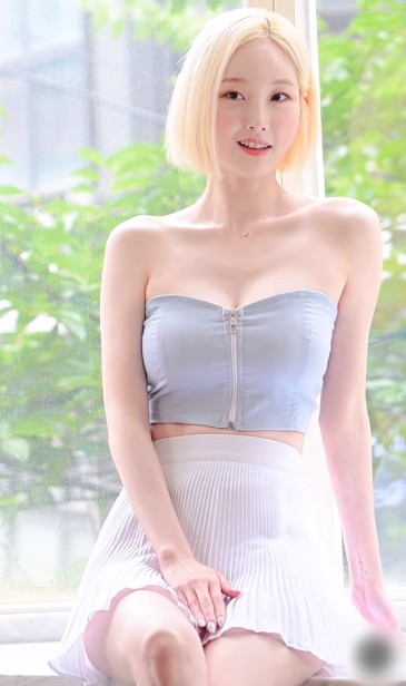 Vẻ đẹp ngọt ngào của "nữ thần cổ vũ" làm mẫu trang bìa tạp chí đàn ông Hàn Quốc - 2