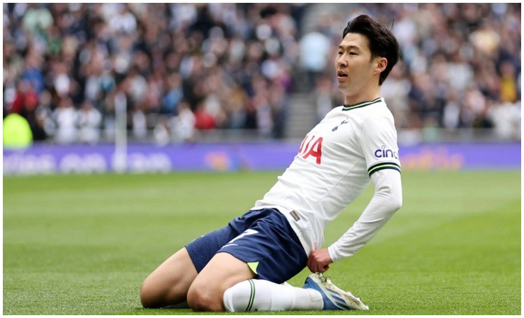 Son Heung-min là cầu thủ bóng đá nổi tiếng xứ Hàn và cả châu Á, hiện đã 31 tuổi.
