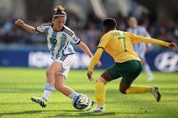 Video bóng đá nữ Argentina - Nam Phi: Bàn thắng bất ngờ, cột dọc cứu nguy (World Cup nữ)
