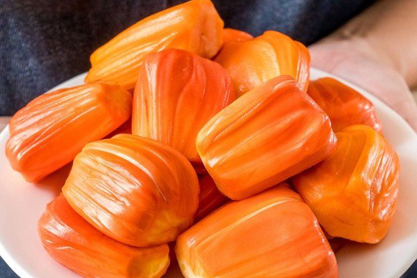 Mít có màu đẹp mắt, ăn có vị ngọt thanh và rất thơm.