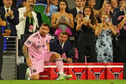 Beckham dở cười dở mếu: Messi rời sân là cổ động viên… bỏ về theo, vé bán ế bất ngờ