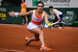 Thể thao - Mỹ nhân tennis bị fan chỉ trích vì "cái bắt tay WTA" khinh khỉnh