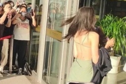 Thời trang - Ngày càng nhiều các sao nữ mặc đồ ngủ ở sân bay gây tranh cãi