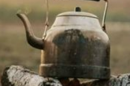 An ninh - Xã hội - Chị chồng đổ nước sôi vào người em dâu mang bầu và cháu nhỏ 4 tuổi