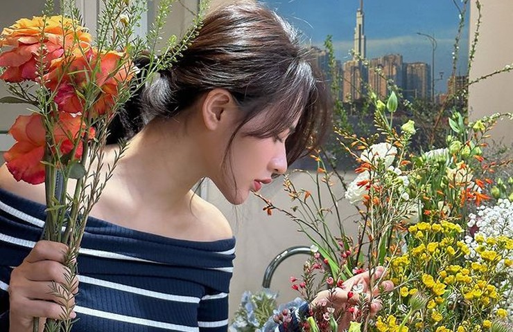 Người đẹp quê Hải Phòng sở hữu nét đẹp trong trẻo, thanh thuần cùng vóc dáng cân đối và chiều cao 1m70.
