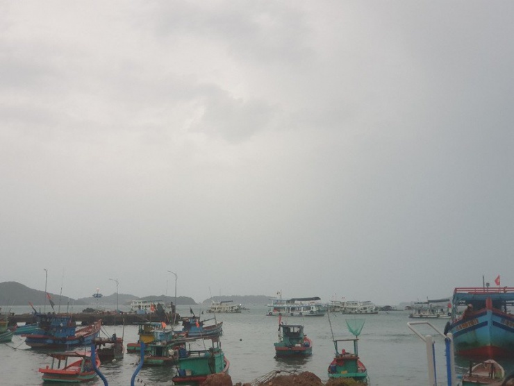 Xã đảo An Sơn (tỉnh Kiên Giang) bị ảnh hưởng bởi mưa bão. Ảnh: THĂNG BÌNH