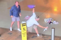 Bố vợ “trả thù” con rể vì đã bạo hành vợ gây sốc