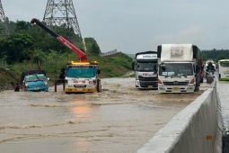 Tin tức trong ngày - Vì sao tuyến cao tốc Dầu Giây - Phan Thiết mới sử dụng đã bị ngập?