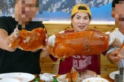 Sức khỏe đời sống - Chuyên gia nói gì về việc 'thánh ăn' Nga Sumo có thể ăn gần hết cả con lợn quay?