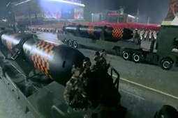 Thế giới - Triều Tiên lần đầu phô diễn phương tiện không người lái 'sóng thần' trong cuộc duyệt binh