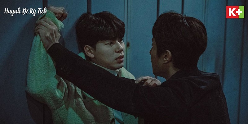 Hai anh em xô xát khi Kang San phát hiện Dong Joo che giấu sự thật