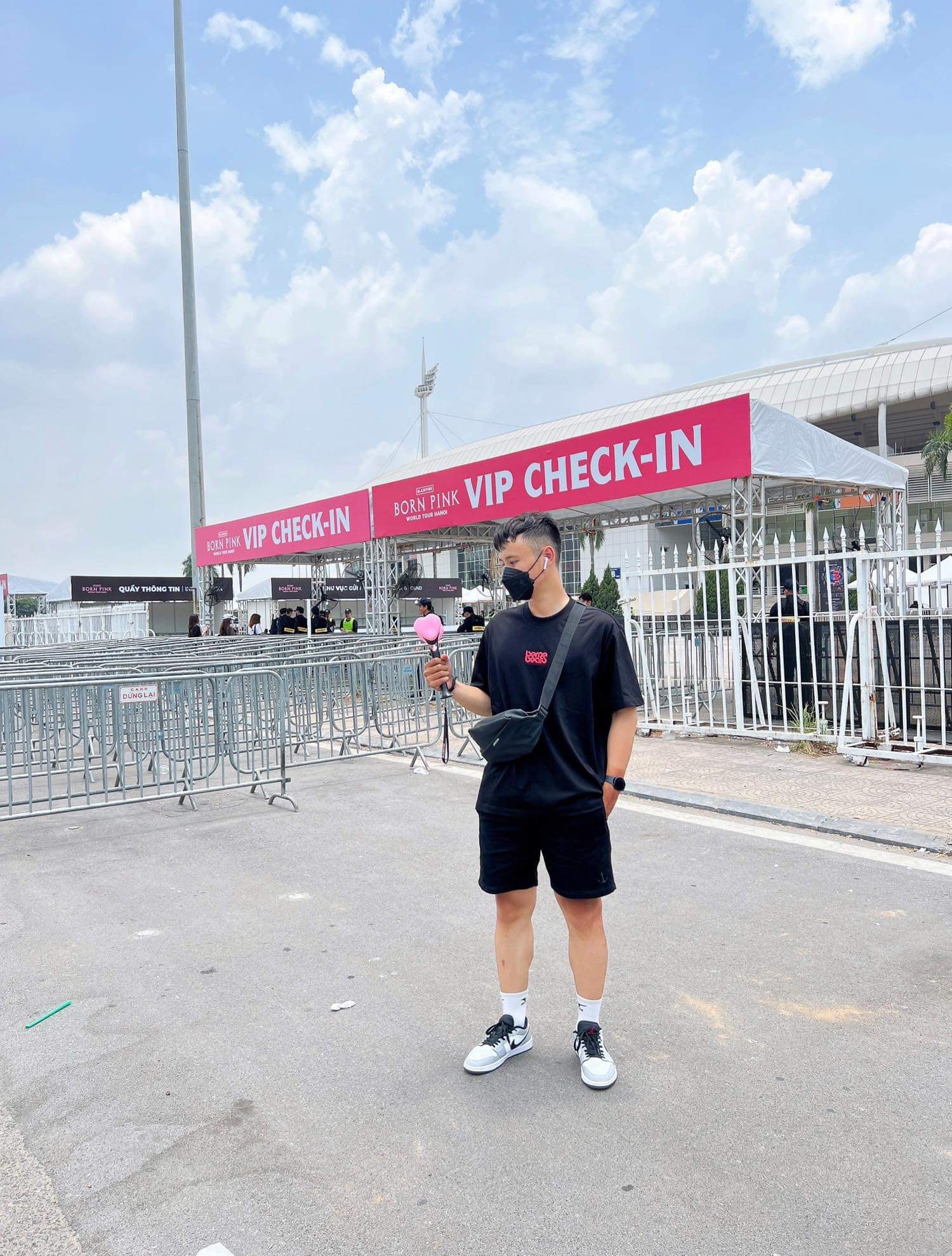 Hồng Quang trước khi vào đêm nhạc