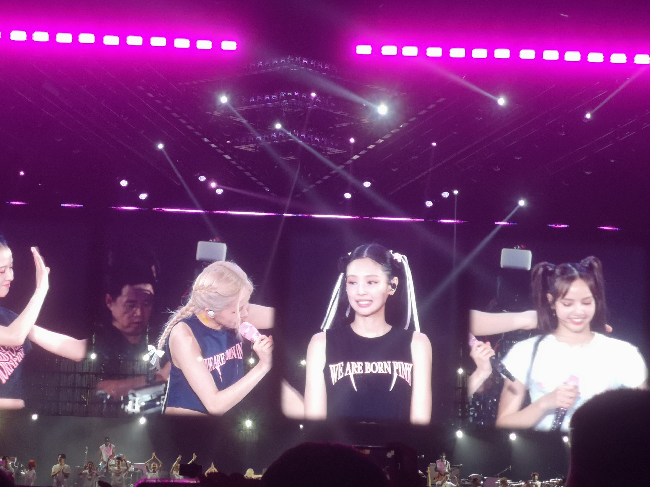 Màn hình cực lớn tại sân khấu biểu diễn của nhóm Blackpink