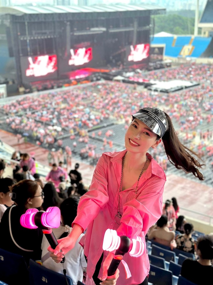 Concert BLACKPINK: Giao thông tắc nghẽn, Hà Nội đổ mưa lớn - 10