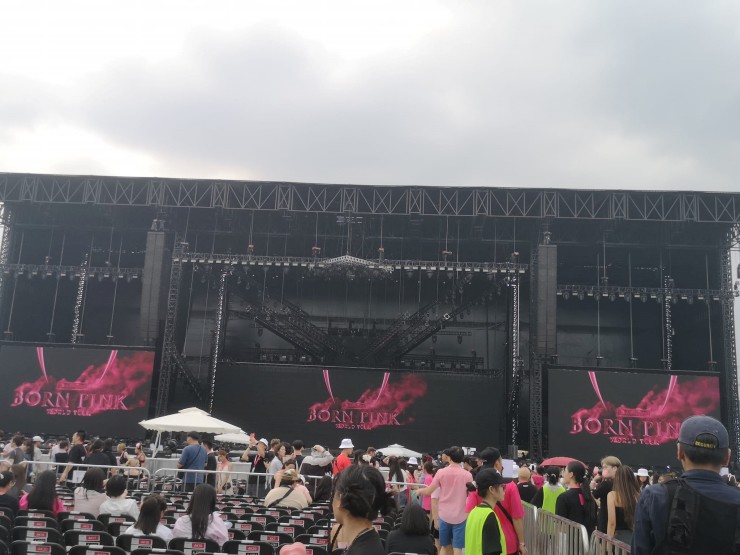 Concert BLACKPINK: Giao thông tắc nghẽn, Hà Nội đổ mưa lớn - 13