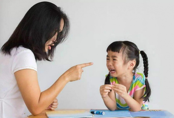 Tính phàn nàn sẽ ảnh hưởng trực tiếp đến tâm lý của trẻ.