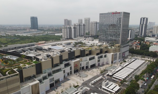 Tổ hợp này bao gồm trung tâm thương mại, khách sạn 5 sao, căn hộ dịch vụ cao cấp và văn phòng hạng A.