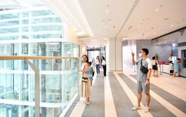 Đồng thời thúc đẩy nhu cầu tiêu dùng tại Việt Nam, tạo ra nhiều cơ hội việc làm.