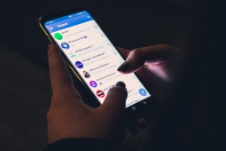 Pháp luật - Yêu qua mạng, góa phụ 59 tuổi suýt bị ngân hàng tịch thu nhà