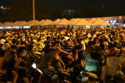 Tin tức trong ngày - Sau đêm diễn thứ 2 của Blackpink, xe ôm công nghệ “được mùa”