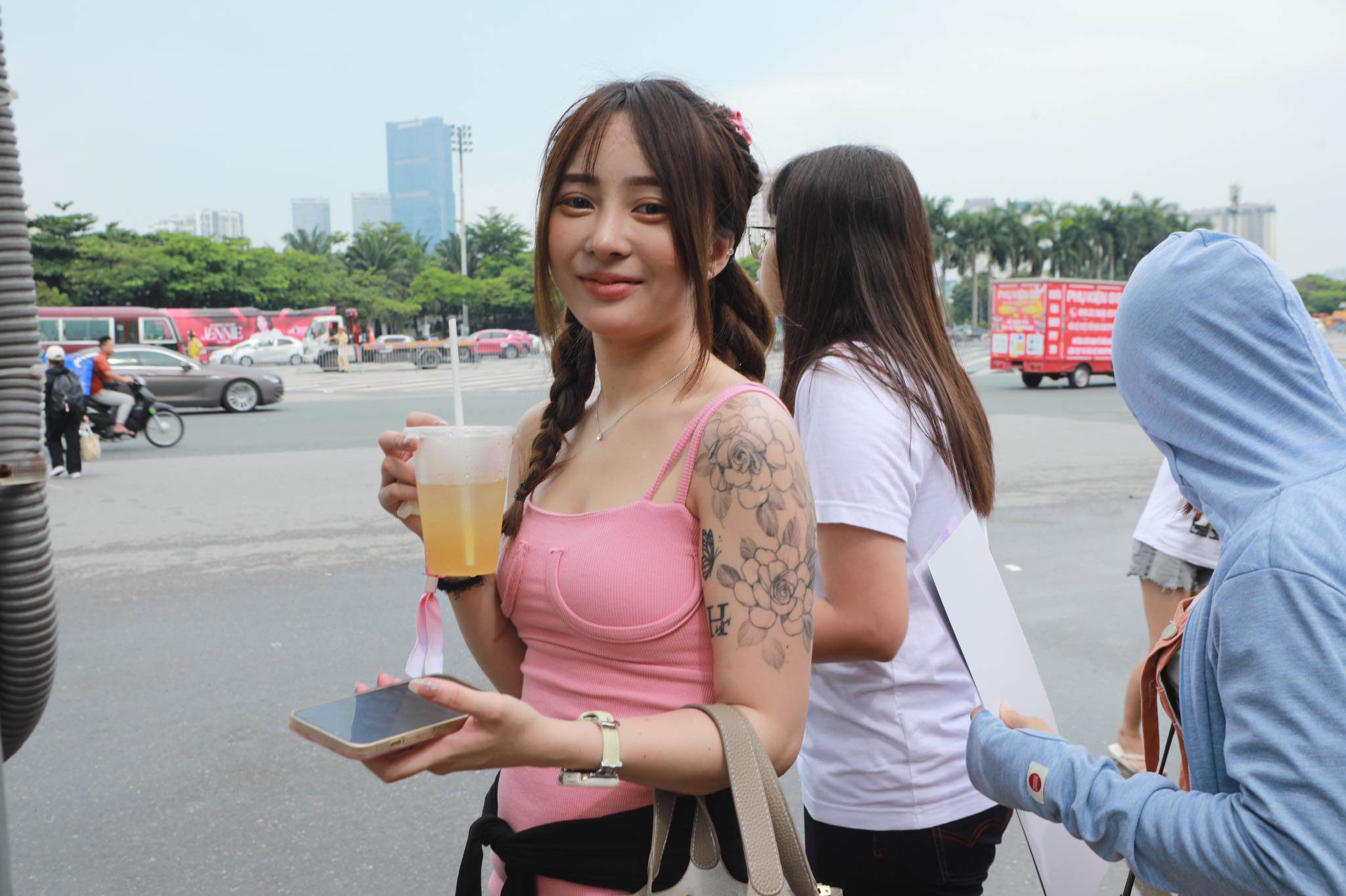 "Biển người" chen chân tại SVĐ Mỹ Đình chờ xem đêm nhạc thứ 2 của Blackpink - 11