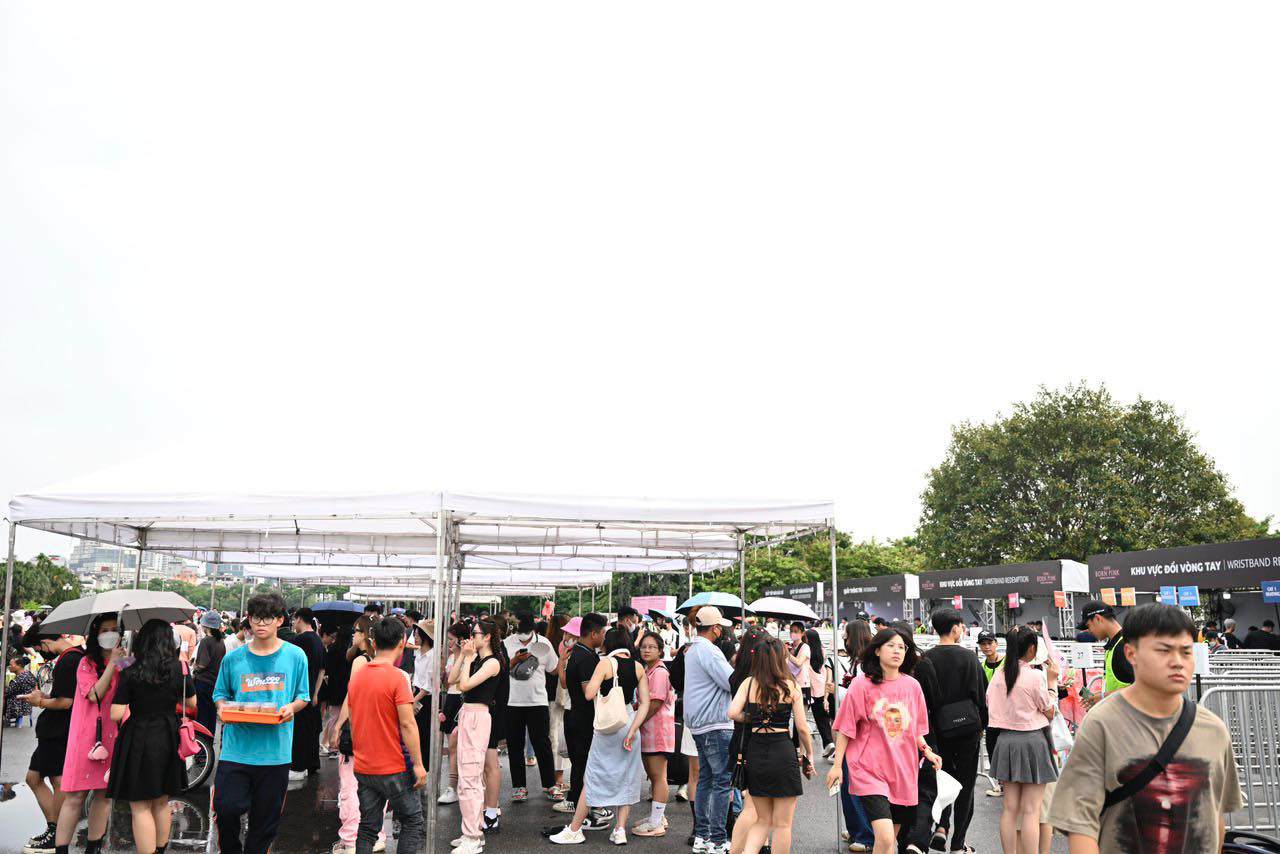 Tối 30/7, đêm nhạc thứ 2 của nhóm Blackpink tiếp tục diễn ra tại sân vận động Mỹ Đình (Hà Nội).