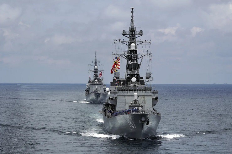 Tàu chiến Nhật Bản tham gia một cuộc tập trận.