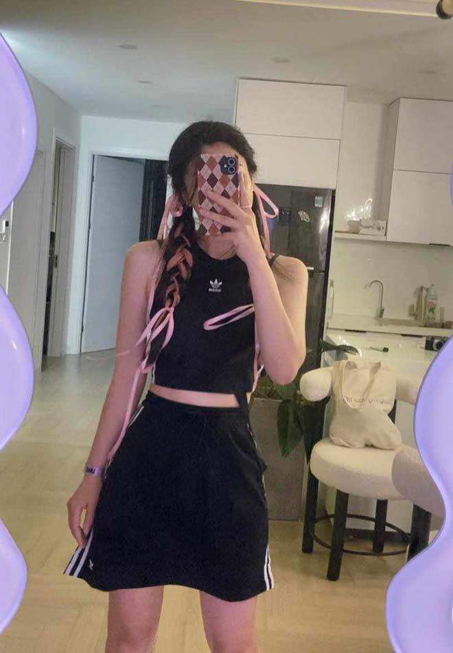 Các cô gái chỉn chu ngoại hình khi "đu concert BLACKPINK"