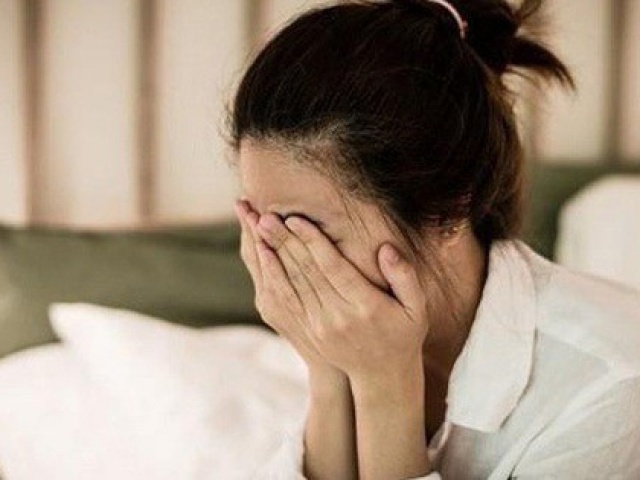 Bạn trẻ - Cuộc sống - Mẹ đột nhiên từ chối đến đám cưới của con gái rồi thú nhận một "bí mật" với con rể tương lai khiến ai nấy lặng người