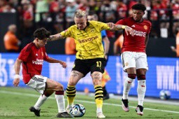 Video bóng đá MU - Dortmund: Thảm họa hàng thủ, rượt đuổi 5 bàn kịch tính