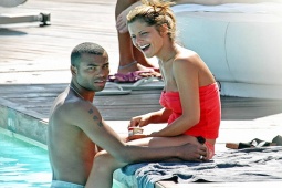 Đàn ông - Cầu thủ Ashley Cole bị vợ "đuổi khỏi nhà" vì qua lại với cô gội đầu giờ ra sao?