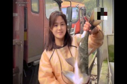 Clip hài hước - Những cô nàng vụng về đến mức "ngáo ngơ"