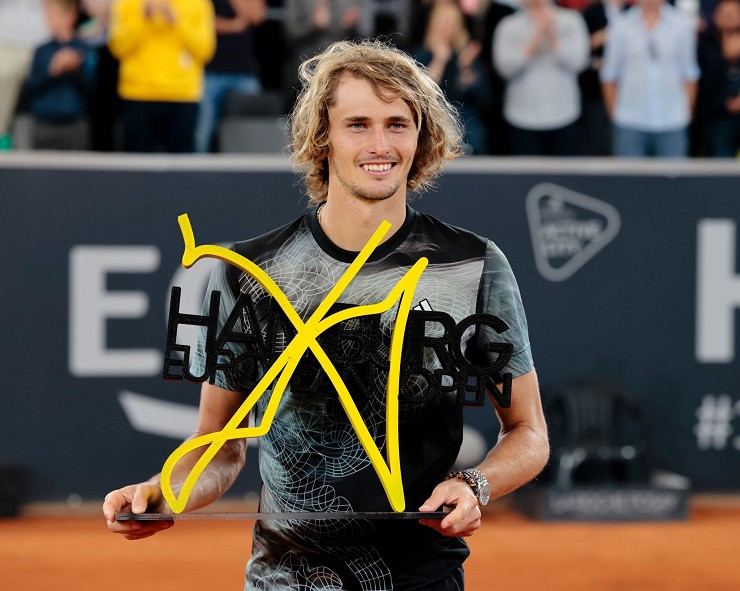 Zverev vô địch giải đấu trên sân nhà