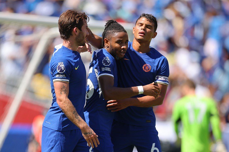 Tân binh&nbsp;Nkunku (giữa) và Silva (phải) tỏa sáng mang về chiến thắng cho Chelsea&nbsp;