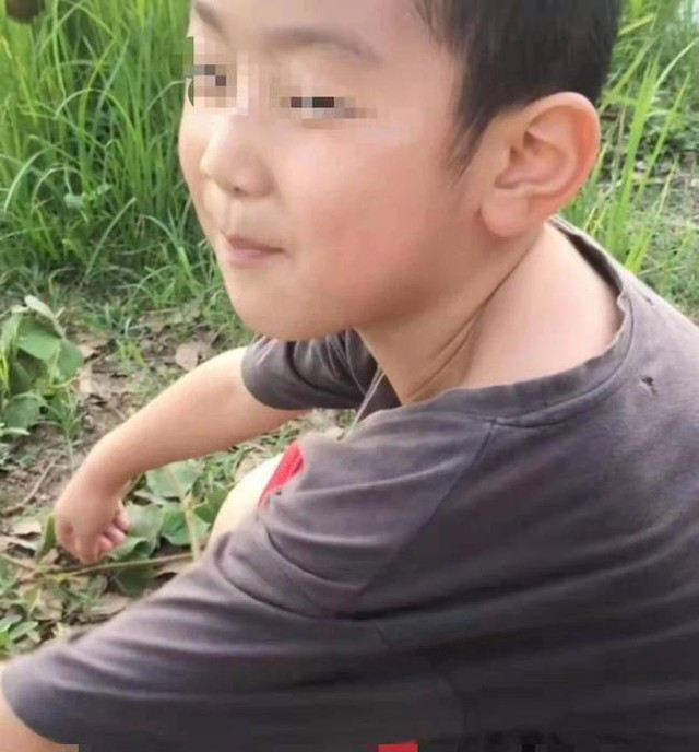 Con trai 6 tuổi doạ ăn kem đến chết cóng để mẹ hối hận