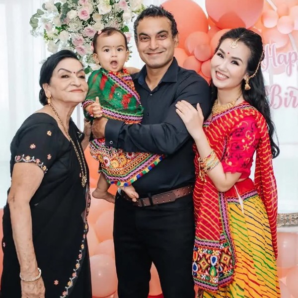 Mối quan hệ mẹ chồng con dâu kỳ lạ nhà Võ Hạ Trâm: Thích tặng vàng con dâu, ôm nhau thật chặt khi gặp mặt - 5