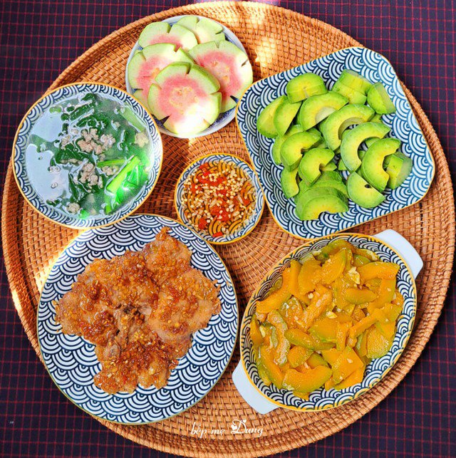 Những bữa ăn lành mạnh nên có các loại rau củ (Ảnh: Kim Dung)