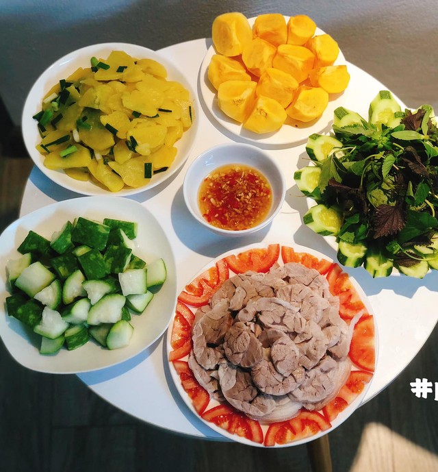 Bên cạnh đó, nhiều mẹ đảm cũng đã chia sẻ những bữa cơm ngon của gia đình (Ảnh: Ngọc Lan)