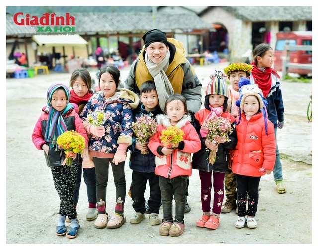 Vẻ đẹp hồn nhiên, trong sáng của những em bé vùng cao nơi địa đầu Tổ quốc