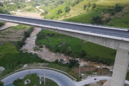 Kinh doanh - Cầu cạn có trụ cao nhất Việt Nam, sừng sững giữa núi rừng, chi phí "khủng" cỡ nào?