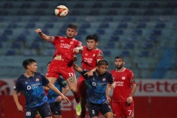 Bóng đá - CLB Viettel "bất lực" trước Bình Định, HLV Đức Thắng không chỉ khen Văn Lâm