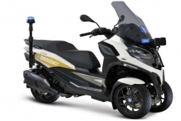 Thế giới xe - Piaggio ra mắt "xe máy cứu thương", rất hữu dụng khi tắc đường