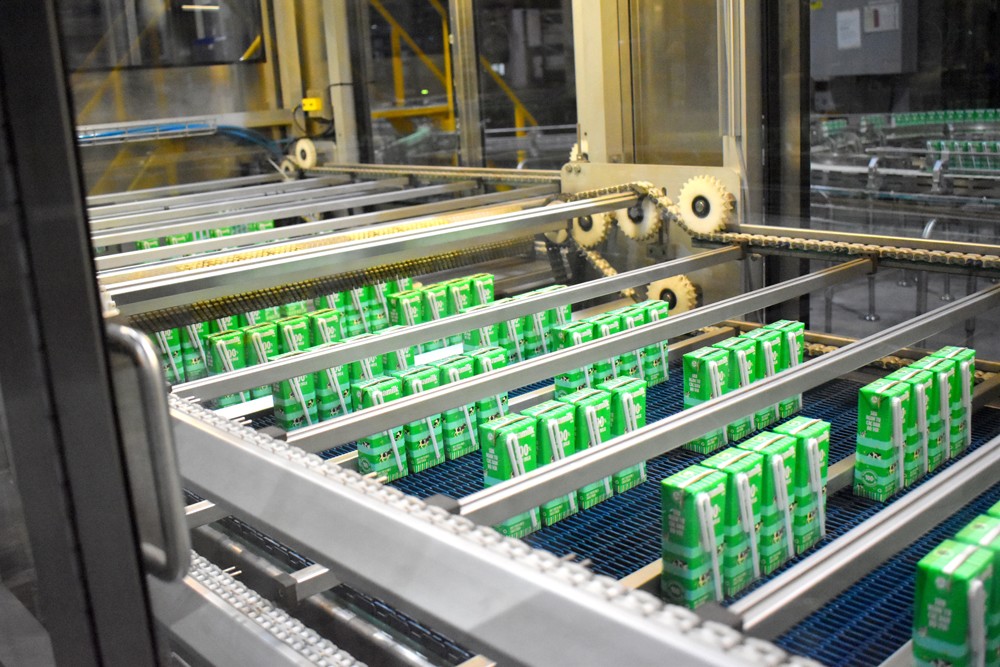 Lộ diện các sản phẩm “thay áo mới” đầu tiên của Vinamilk trên dây chuyền - 2