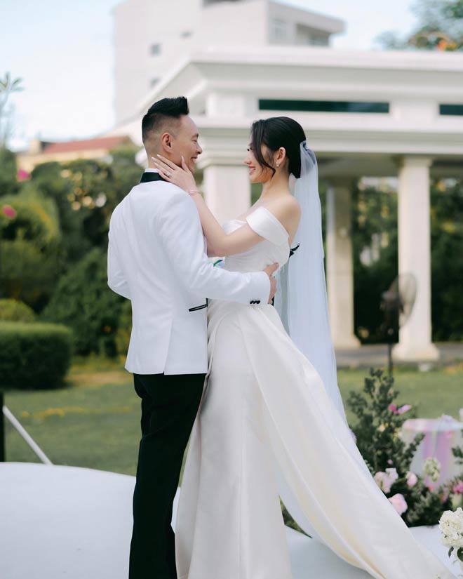 Linnie hạnh phúc khi cưới được người chồng hoàn hảo.