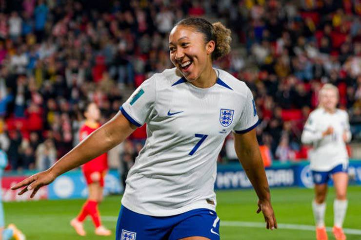 Lauren James ghi 2 bàn trong trận thắng Trung Quốc 6-1 của ĐT Anh