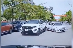 Ô tô - Clip: Pha lùi xe drift phiên bản Jason Statham Việt Nam