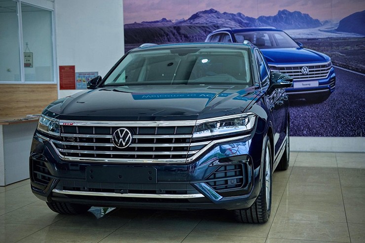 Volkswagen Touareg giảm giá &#34;khủng&#34; tới 225 triệu đồng tặng kèm phụ kiện - 7